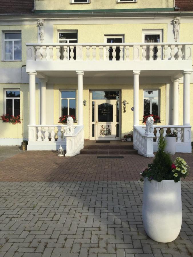 ホテル Gutshaus Darsikow エクステリア 写真